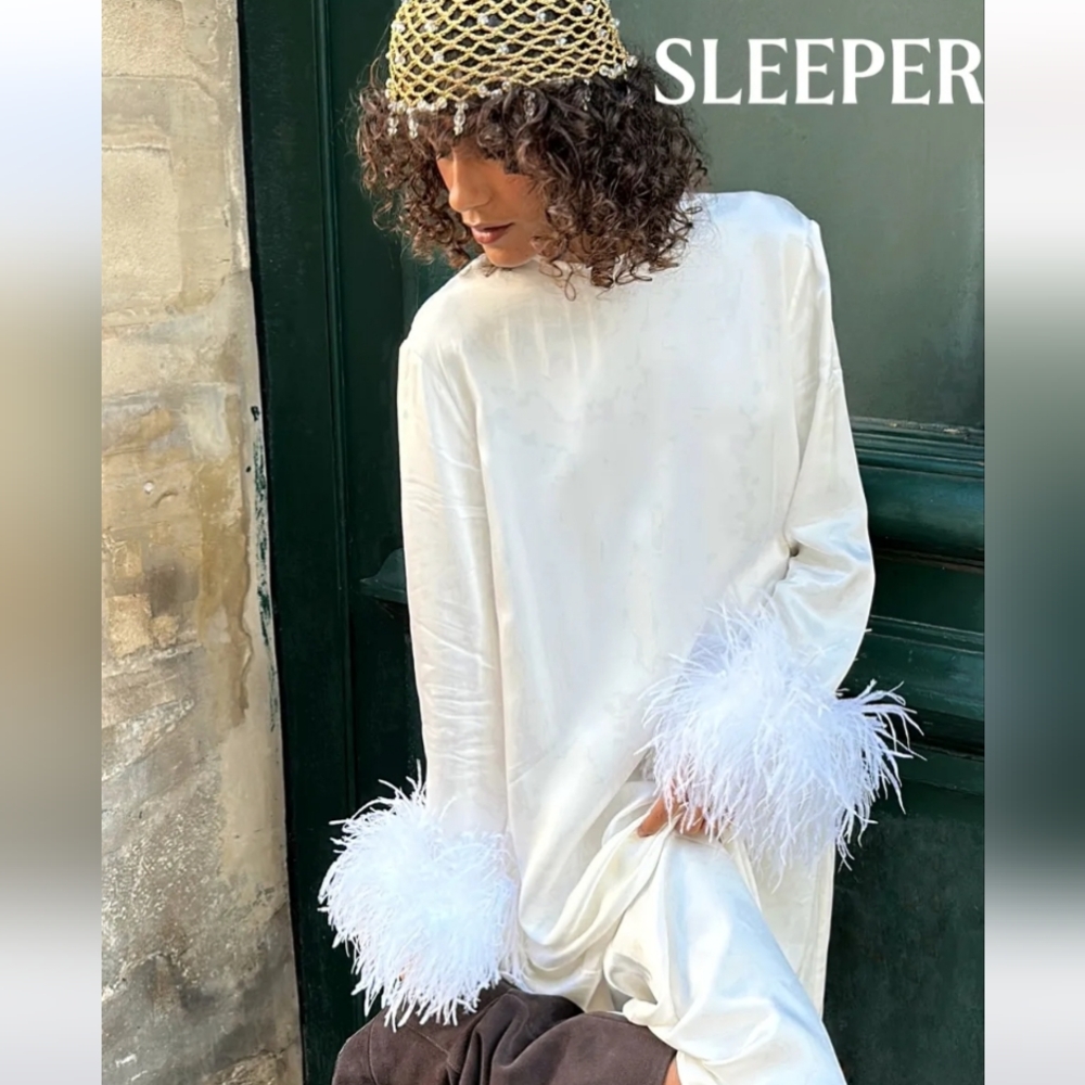 Sleeper Suzi  Dress With Detachable Feathers - Picture 3 of 12